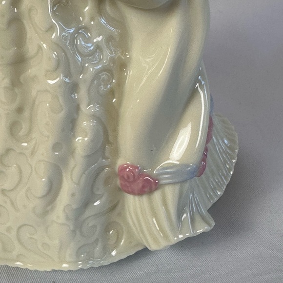 Lenox Beauty at the Ball Figurine. - Picture 7 of 10